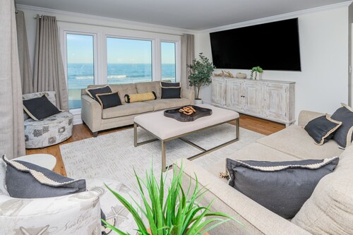 Oceanfront 7 BR Beach House with Private Pool! - Seas The Day 
