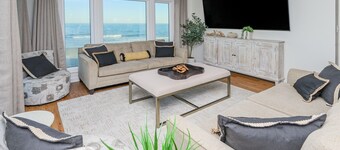 Oceanfront 7 BR Beach House with Private Pool! - Seas The Day