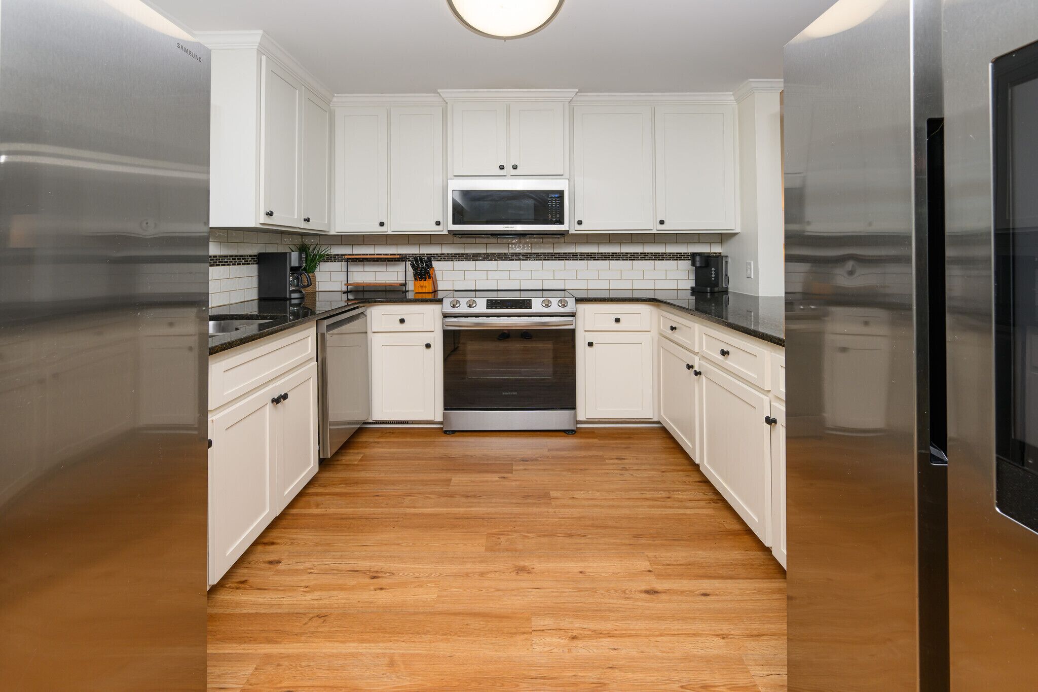 Refrigerador, microondas, horno, placa de cocina