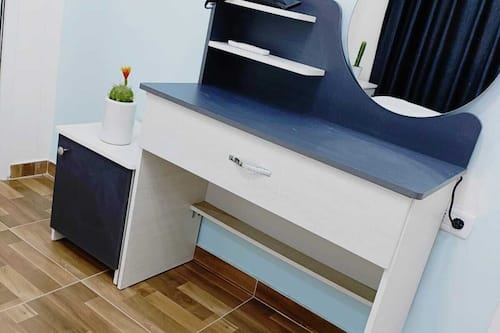 2 habitaciones, decoración personalizada y muebles diferentes
