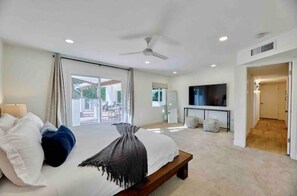4 bedrooms - NEW! Stunning 4Bed In Perfect Location+Heated Pool (Scottsdale)