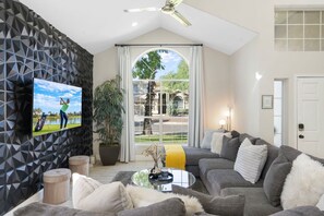 TV, fireplace