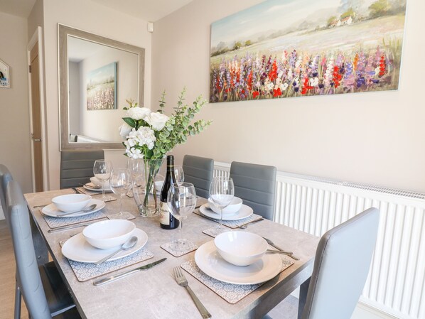 Dining - Beaus House (Cheltenham)