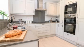 Fridge, dishwasher, electric kettle, toaster