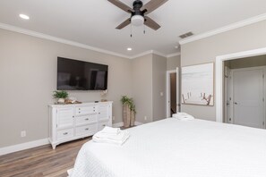 2 habitaciones, tabla de planchar con plancha y wifi gratis 