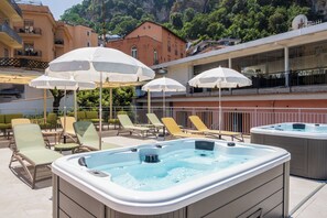 Outdoor spa tub - FUTURA FUNKY HOUSE SORRENTO  (Sorrento)