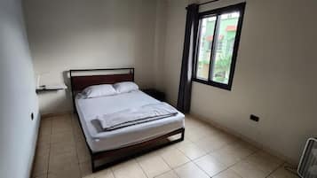 4 dormitorios, escritorio, tabla de planchar con plancha y wifi gratis