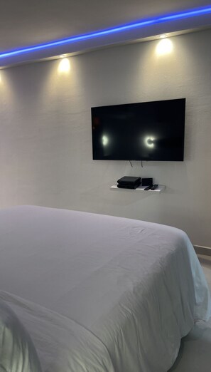 1 bedroom, desk, free WiFi, bed sheets