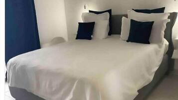 1 chambre, bureau, Wi-Fi gratuit, draps fournis
