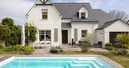 La Villa des Rochettes - Charmante maison avec piscine et jardin clos