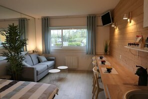 1 slaapkamer, een bureau, gratis wifi, beddengoed