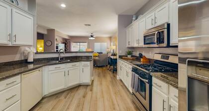 inviting home with private pool, patio, grill, washer/dryer, & central AC