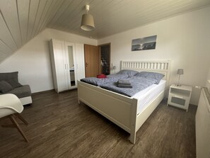 3 bedrooms, travel cot, free WiFi, bed sheets - Ferienwohnung Gottlieb Extertal Bösingfeld Erholung für 5 Personen (Extertal)