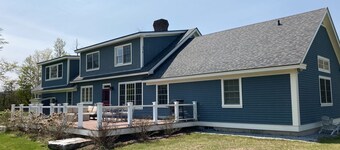 Mountain view home with large yard, lovely deck, pool table & fireplace