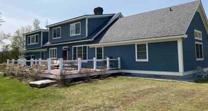 Mountain view home with large yard, lovely deck, pool table & fireplace