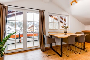 Dining - VYLD: Eagle view mountain view and fireplace (Bad Hindelang)