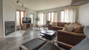 Una Smart TV, una chimenea