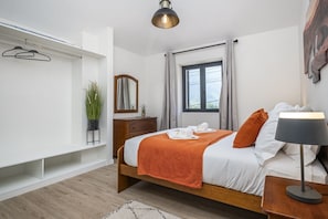 Iron/ironing board, travel cot, free WiFi, bed sheets