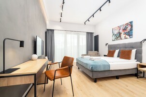 Deluxe Apartment | 1 bedroom, iron/ironing board, free WiFi, bed sheets