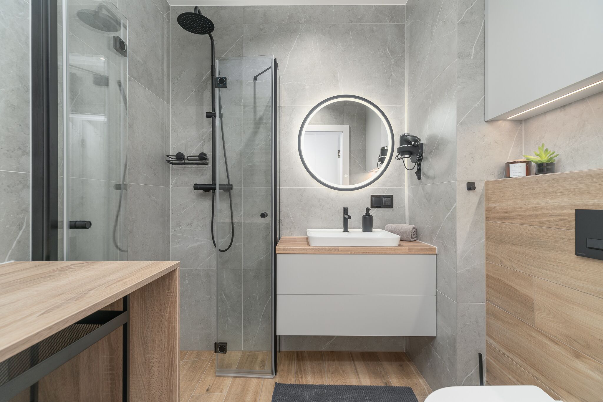 Shower, toilet paper