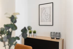 1 sovrum, strykjÀrn/strykbrÀda, gratis wi-fi och sÀngklÀder