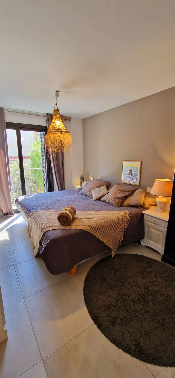 1 chambre, fer et planche à repasser, Wi-Fi, literie fournie
