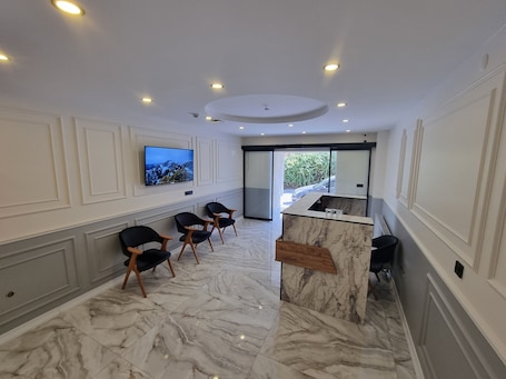 Reception. ELİTE PARK HOTEL & SUİTES