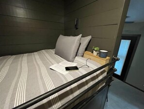 2 bedrooms, bed sheets