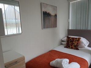 2 habitaciones, tabla de planchar con plancha y wifi gratis 
