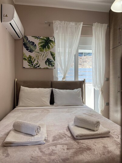 Modern and cozy bungalow, close to traditional villages and airport