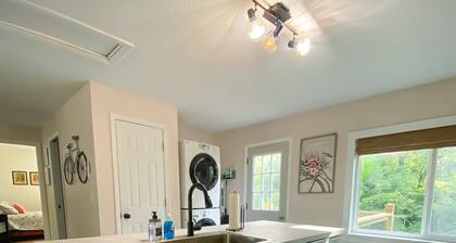 The Orchard House: Close to the Katy Trail, Truman Lake and Historic Downtown