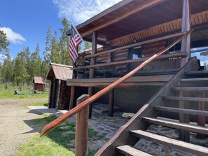 Property grounds - Stratton Ranch - Wyoming Getaway Cabin - 4 bed/2 bath WY Cabin! (Dubois)