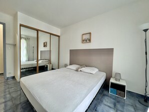 2 bedrooms, iron/ironing board - Luminous cocoon near the beach (Saint-Raphaël)