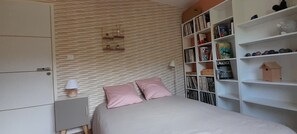 2 chambres, fer et planche à repasser, Wi-Fi, literie fournie