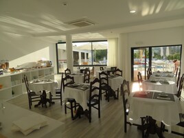 Desayuno inglés gratuito y diario