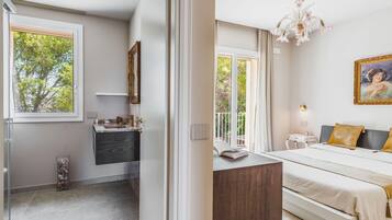 4 Schlafzimmer, Schreibtisch, Bügeleisen/Bügelbrett, Reisekinderbett