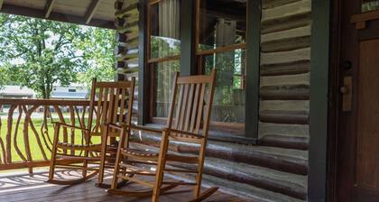 Rustic Charm with Modern Amenities, Two Creeks Crossing Resort