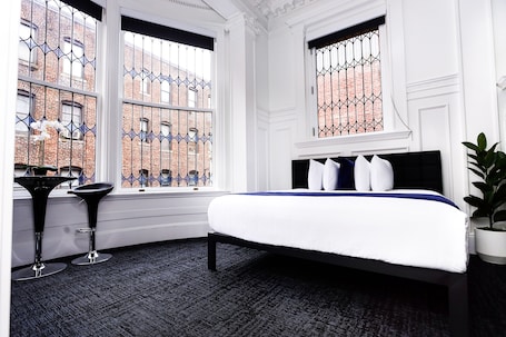 Deluxe Studio Suite (2nd Floor - Unit 202) | 1 bedroom, individually furnished, iron/ironing board, free WiFi