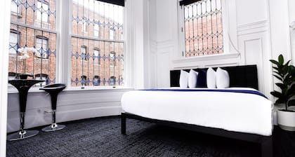 Maverick Suites at 28 Fenway