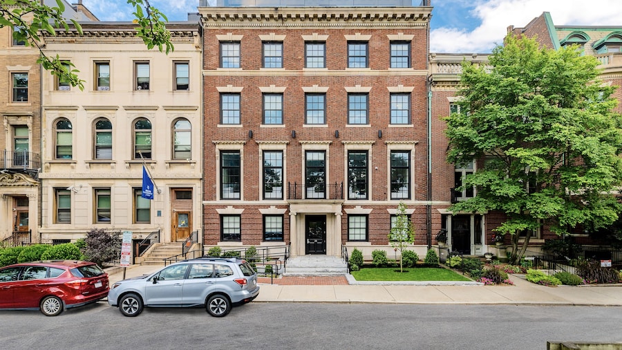 Maverick Suites at 28 Fenway