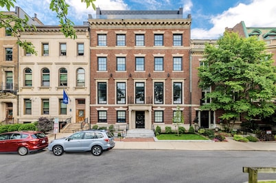 Maverick Suites at 28 Fenway