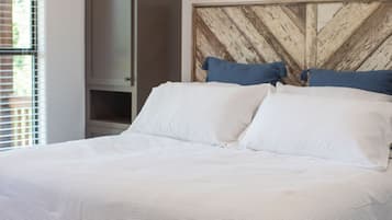 2 bedrooms, bed sheets