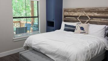 1 bedroom, bed sheets