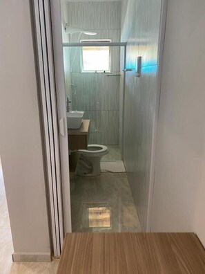 Standard Room | Bathroom