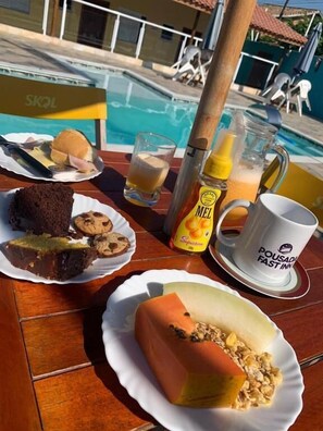 Free daily buffet breakfast