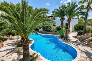 Pool - Holiday apartment Oasis on the upper floor with comfort and charm, pool, and a prime location close to the beach in Cala Santanyí  (Santanyi)