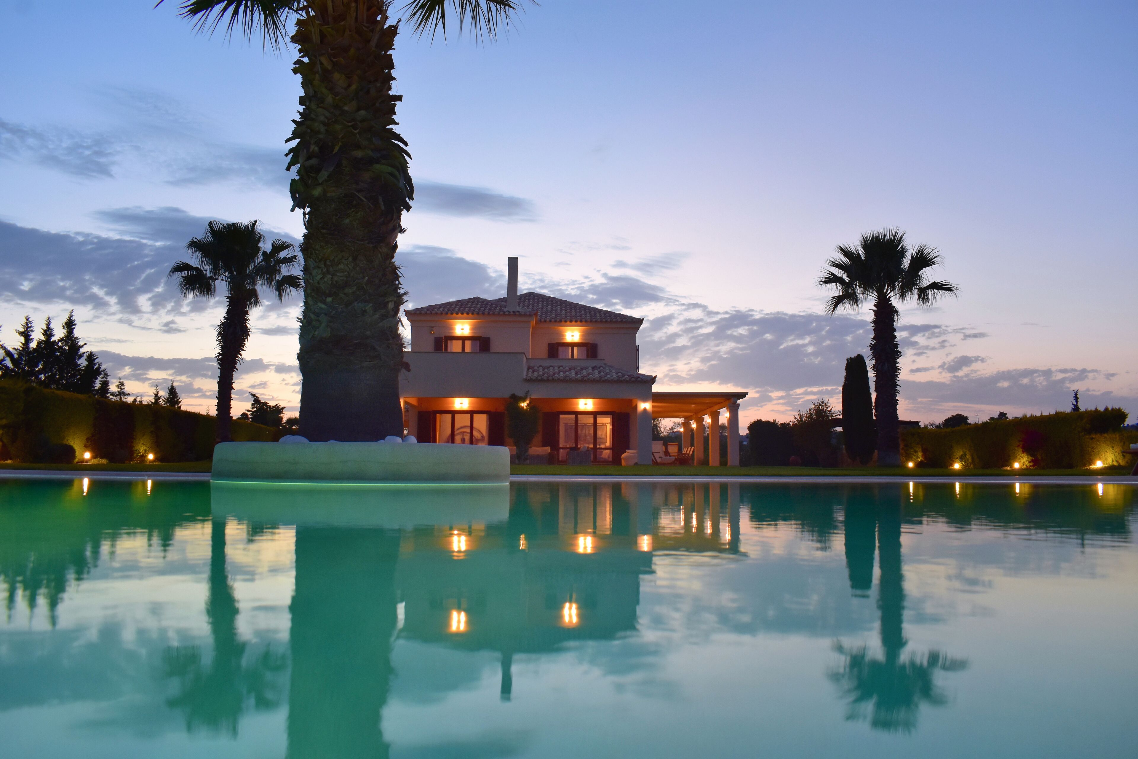 حمّام سباحة خارجي موسمي