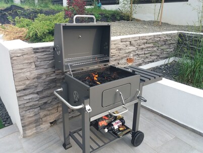 VILLA with JAKUZZI + SAUNA + POOL for families, couples and groups of friends.
