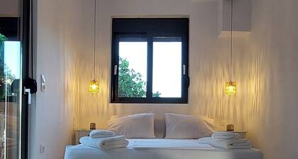 Stylish 2-bedroom apartment. Ideal for a family of 4 or 5; or for two couples.