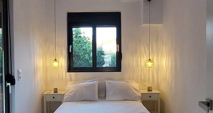 Stylish 2-bedroom apartment. Ideal for a family of 4 or 5; or for two couples.